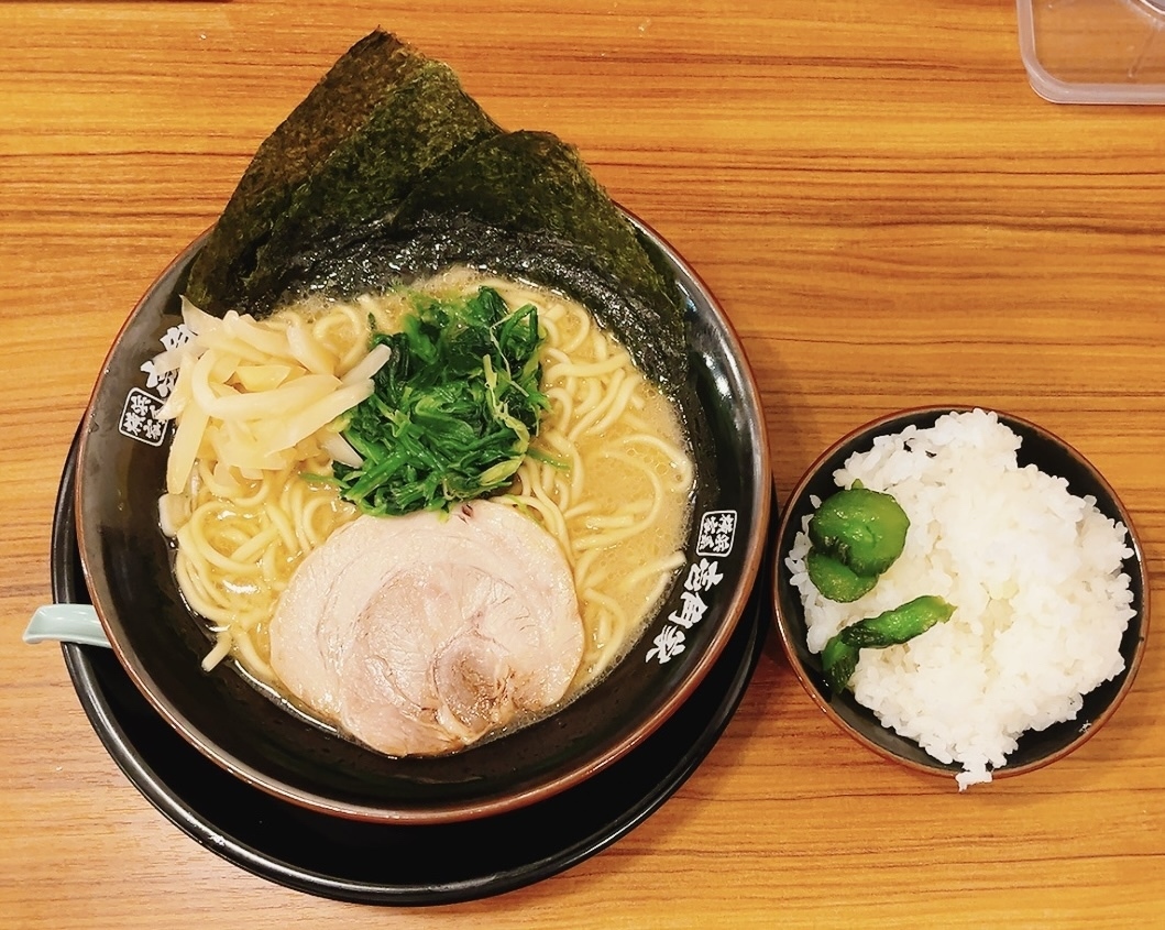 銀座のラーメンの深夜営業しているお店20選　13位:壱角家 有楽町店