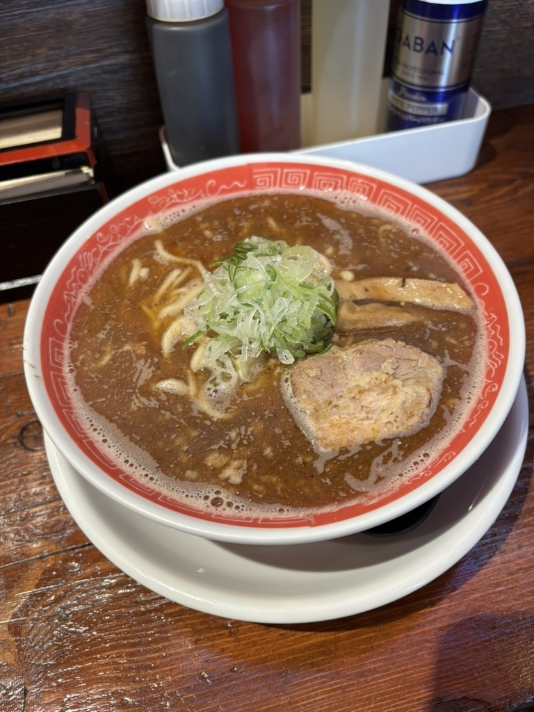 銀座のラーメンの深夜営業しているお店20選　15位:有楽町GYOZA待合室