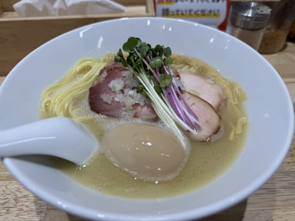 銀座のラーメンの深夜営業しているお店20選　16位:らぁ麺 ゆかり