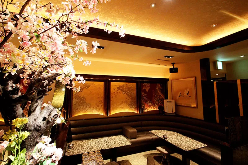 ラウンジ ウルワシ 店内画像③
