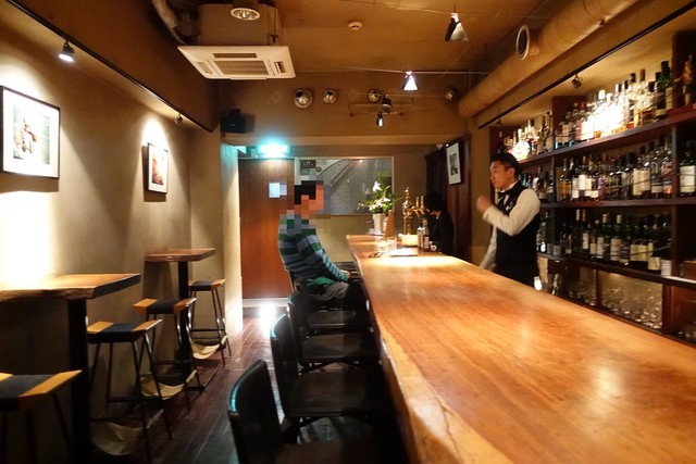 BAR オーパ 銀座 店内画像①