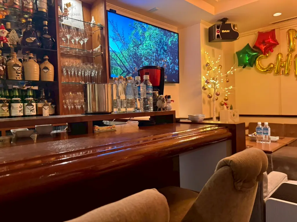 lounge OHANA 店内画像①