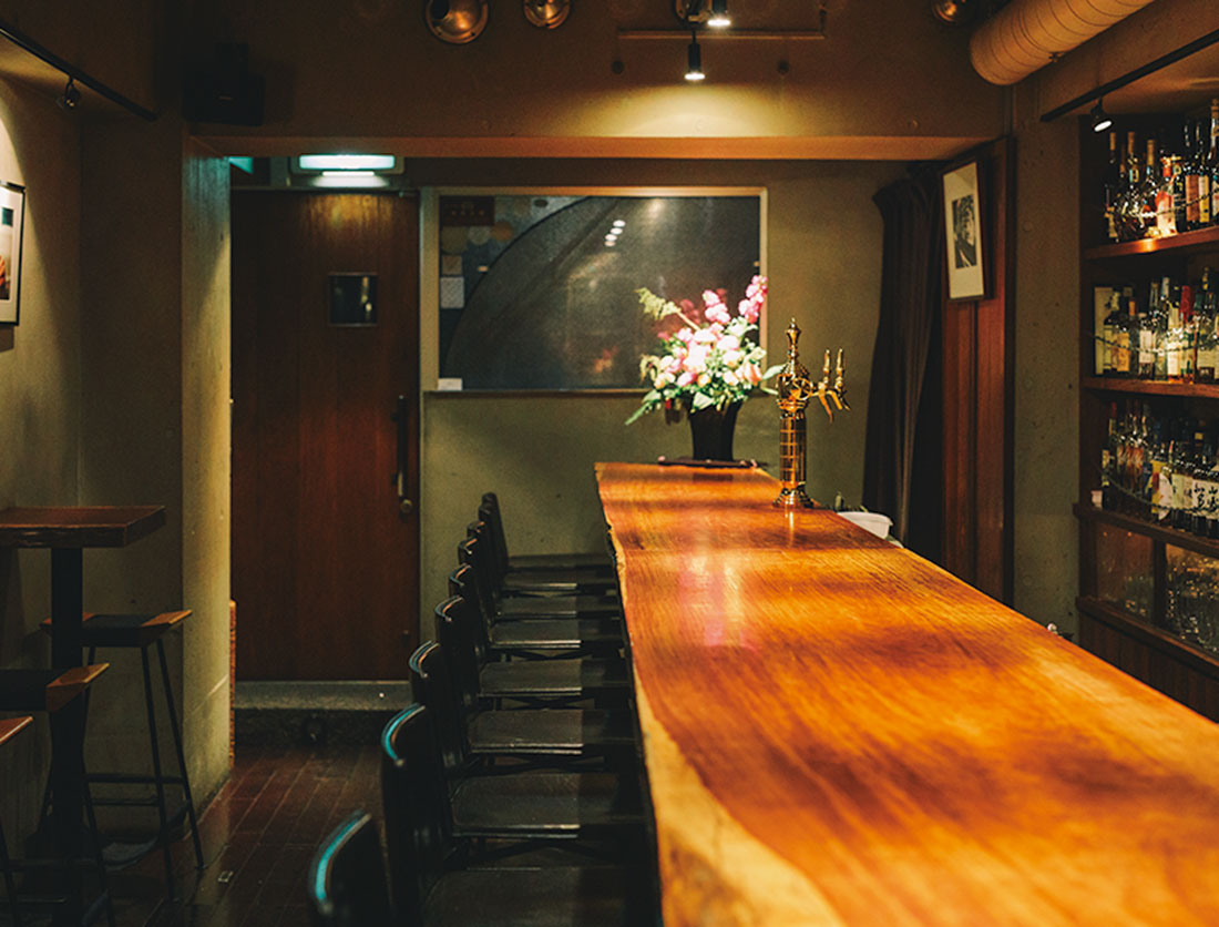 BAR オーパ 銀座 店内画像③