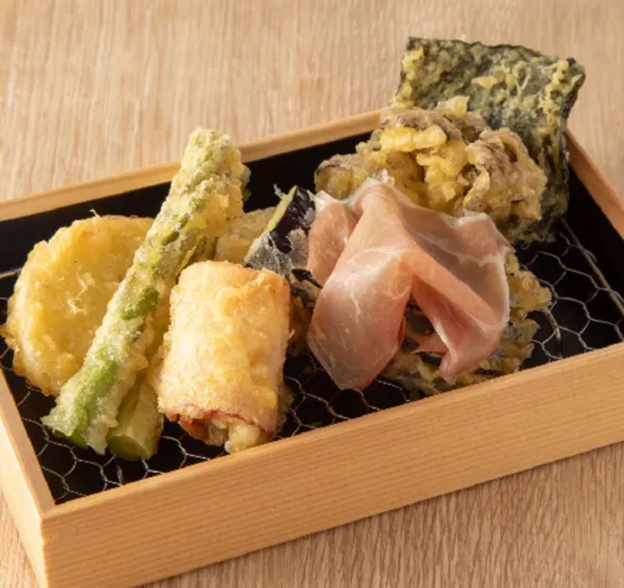 銀座 居酒屋 安い 第2位 大衆蛇口酒場 ぎん天。銀座コリドー店