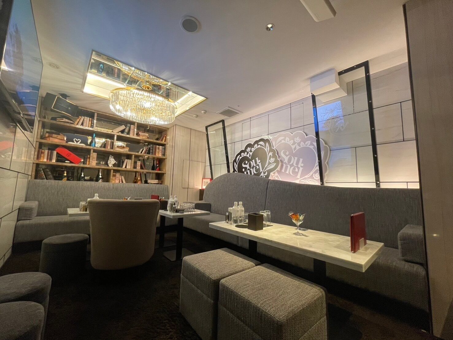 銀座キャバクラで高級感のあるお店　第11位：77-セブンティセブン