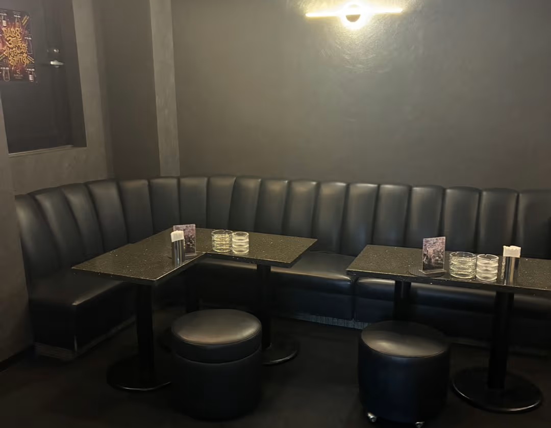 銀座スナックおすすめ20選 第9位：BAR LOUNGE 8