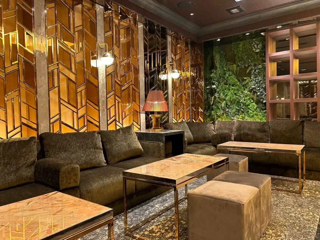 
銀座キャバクラで高級感のあるお店　第4位：
Belle Lounge Ginza