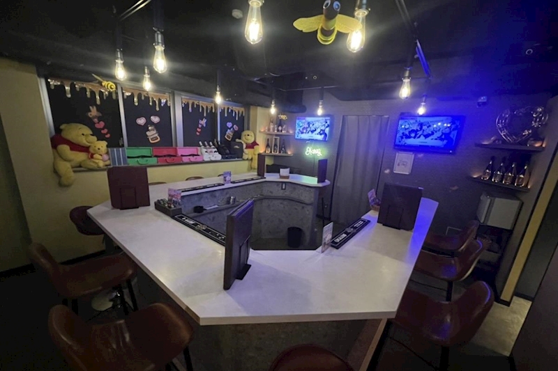 銀座のガールズバーのおすすめ20選　14位:Cafe&Bar Honey Drop