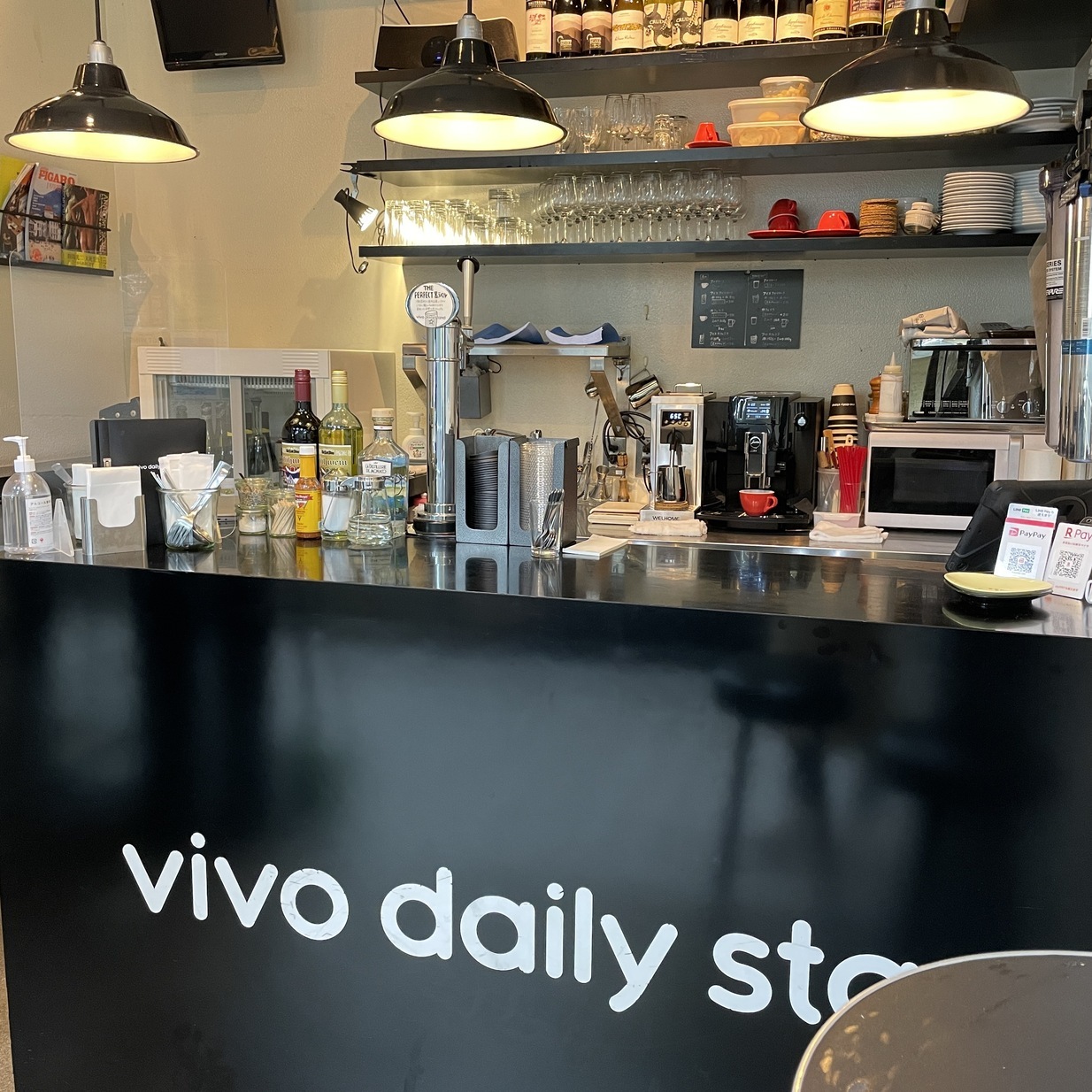 銀座の立ち飲みのワインのお店13選 9位:vivo daily stand 新橋店