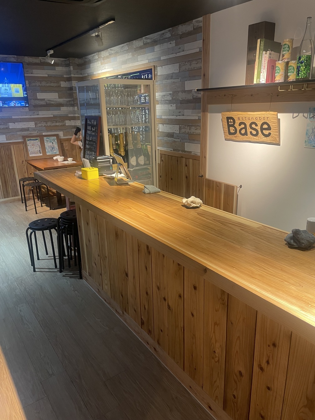 銀座の立ち飲みのワインのお店13選 10位:座standbar Base