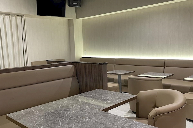 上野のラウンジのおすすめ20選　3位:LOUNGE SILK 